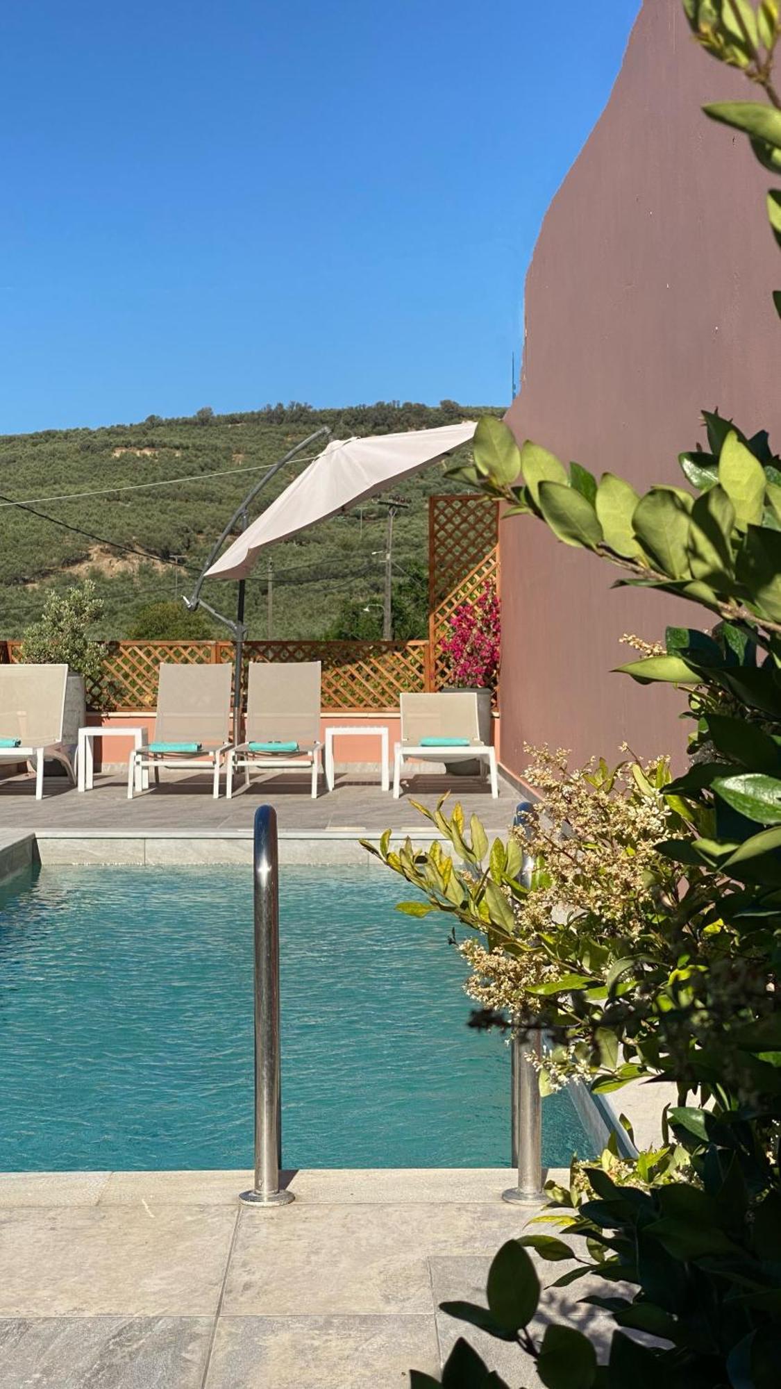 Arch Houses - Sharing Pool Spilia  Bagian luar foto